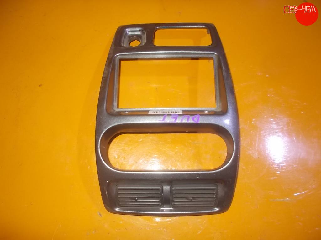 DUET M100A КОНСОЛЬ МАГНИТОФОНА Toyota Duet