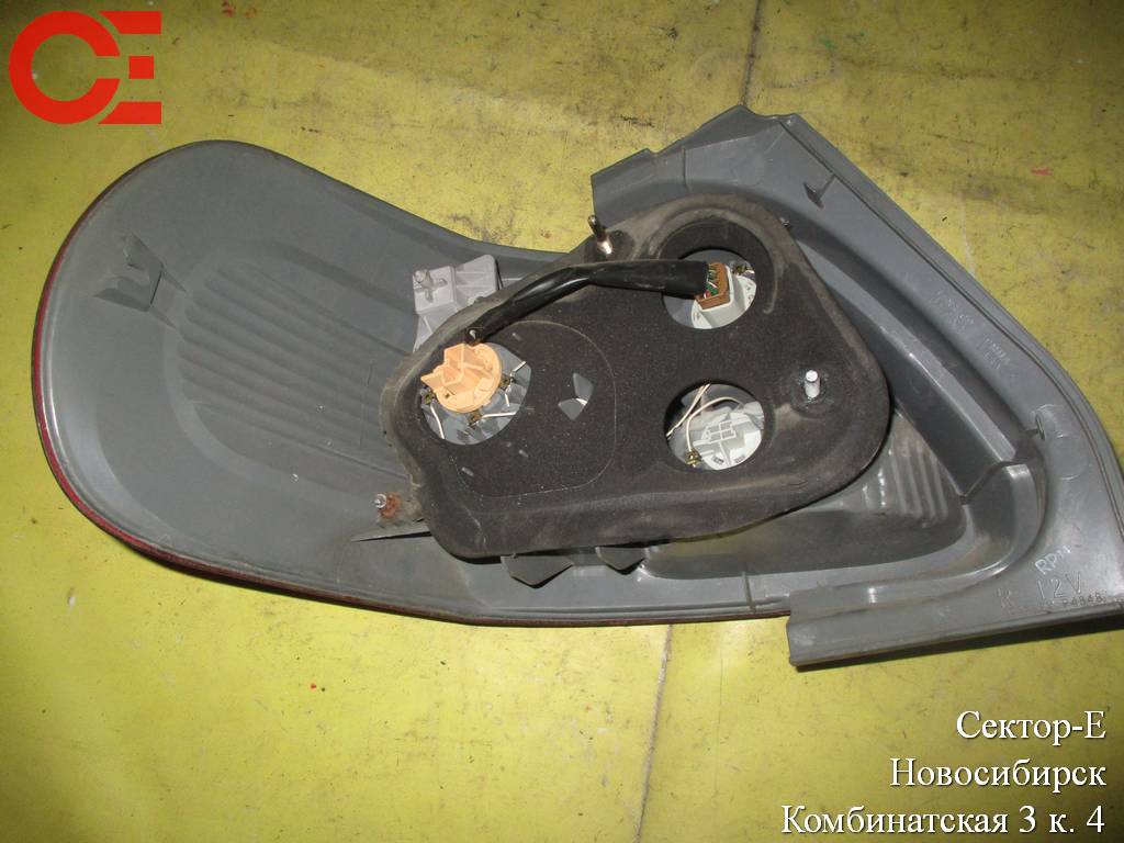 PORTE NNP11 СТОП правый 52-130 Toyota Porte