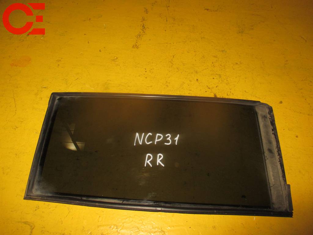 форточка в дверь Toyota bB