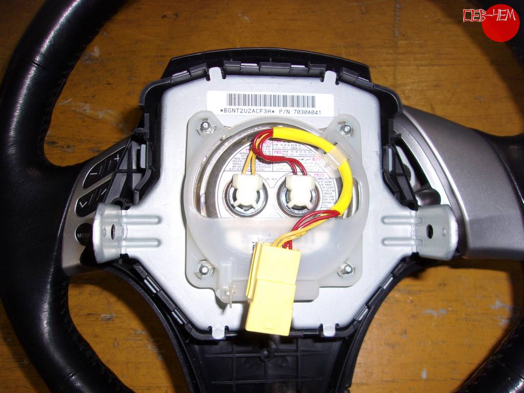 OUTLANDER CW5W AIRBAG НАКЛАДКА ВОДИТ.+РУЛЬ (КОЖА) Mitsubishi Outlander