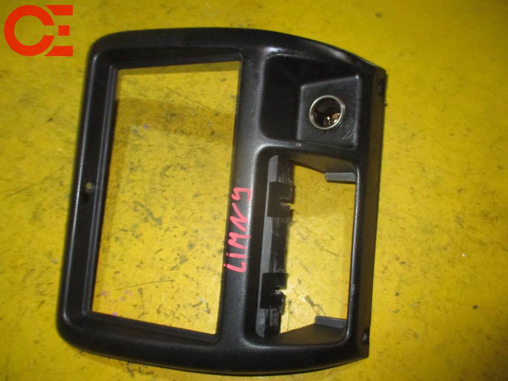 консоль магнитофона Suzuki Jimny