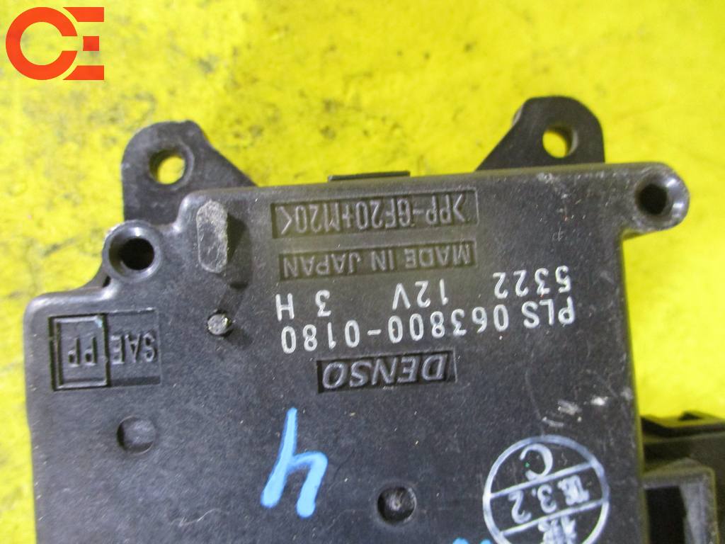 BB QNC21 СЕРВОПРИВОД ПЕЧКИ 4 063800-0180 Toyota Bb