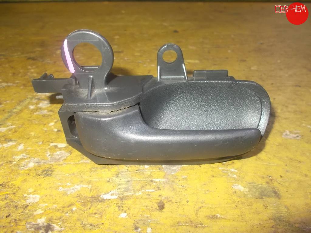 BB NCP30 РУЧКА ВНУТРЕН передняя левая Toyota bB