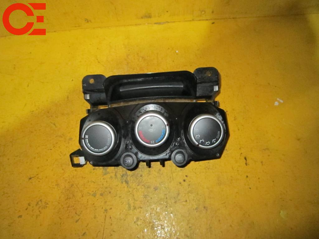 DEMIO DE3FS КЛИМАТ-КОНТРОЛЬ Mazda Demio