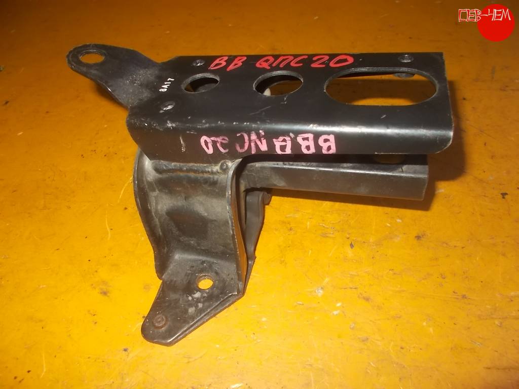 подушка двигателя Toyota bB