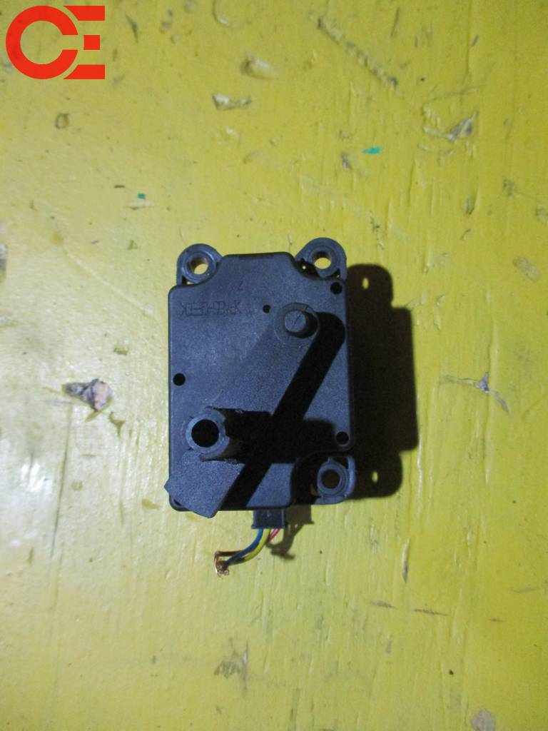 VOLVO V70 SW61 СЕРВОПРИВОД 3 30676510TL Volvo V70