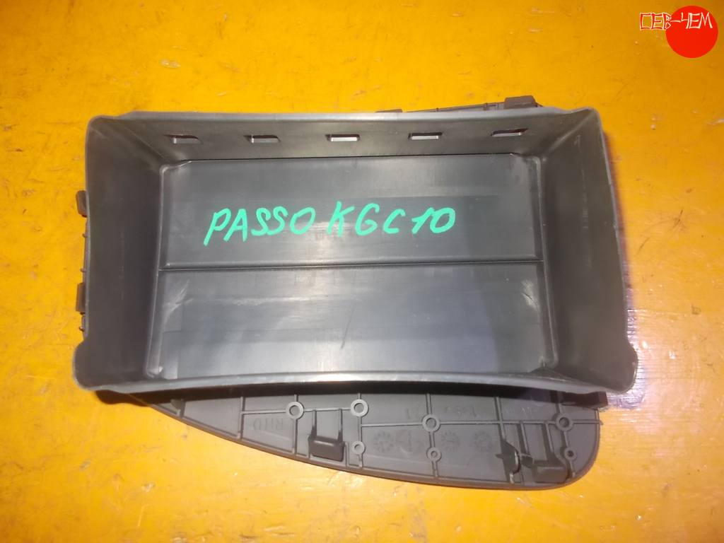 PASSO KGC10 SRS ПАССАЖИРСКИЙ НАКЛАДКА Toyota Passo