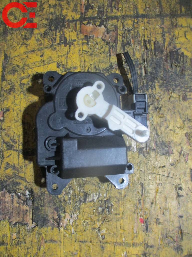 BB QNC20 МОТОРЧИК ЗАСЛОНКИ ПЕЧКИ-2 063800-0180 Toyota bB
