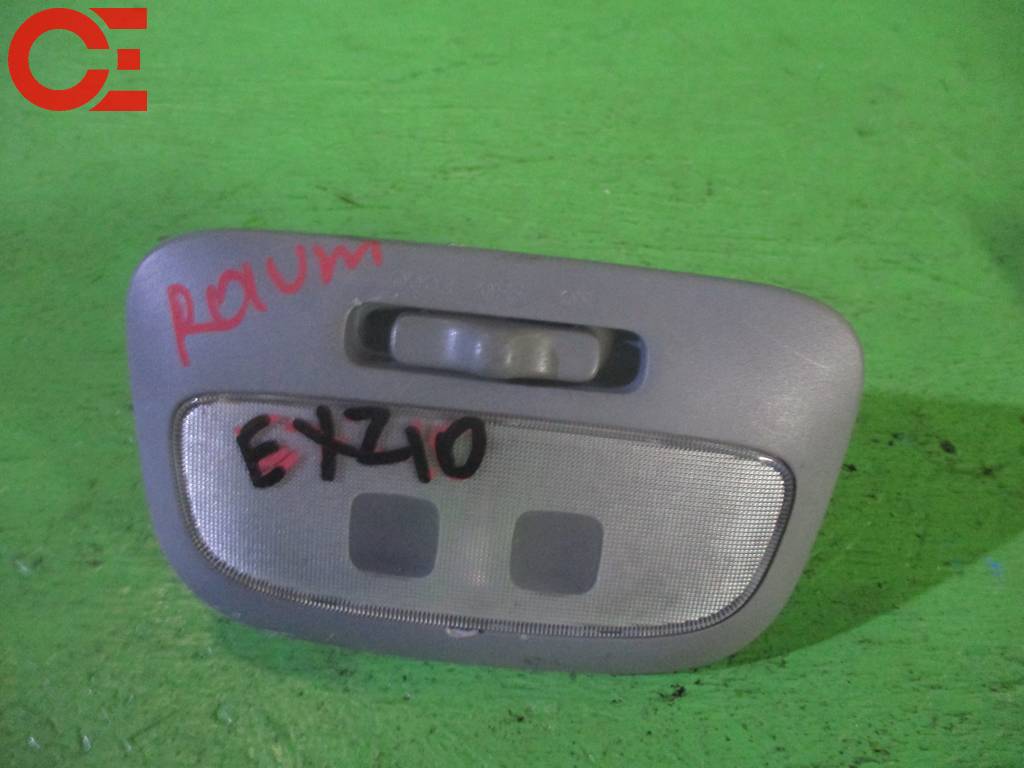 плафон салонный Toyota Raum