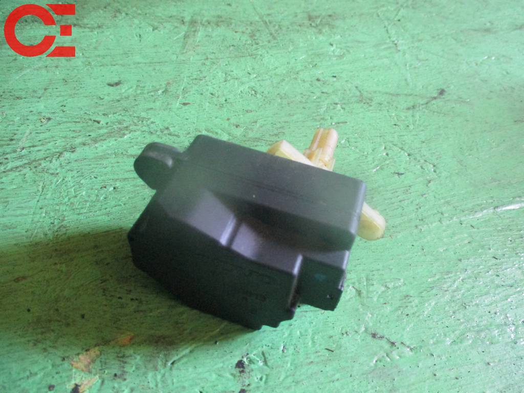 VOLVO XC90 СЕРВОПРИВОД ЗАСЛОНОК ПЕЧКИ-2 30676510 Volvo XC90