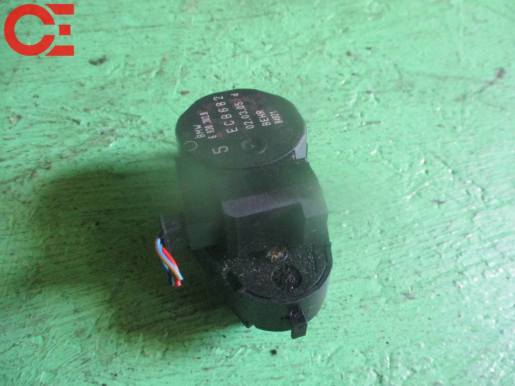 BMW 525 E61 СЕРВОПРИВОД ЗАСЛОНОК ПЕЧКИ-7 6930302.9 BMW 5 Series