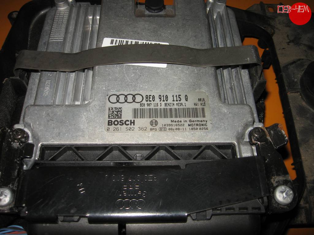 8E0 910 115 Q БЛОК УПР.ДВС Audi A4