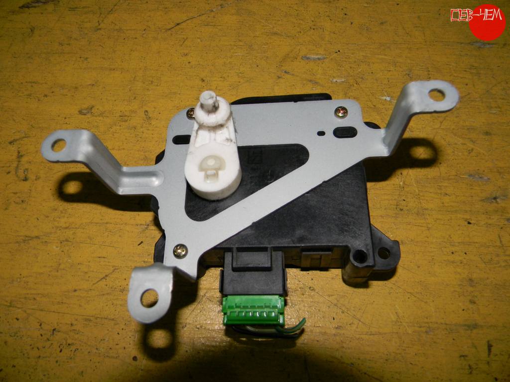 LEGACY BPE СЕРВОПРИВОД ЗАСЛОНОК ПЕЧКИ 113800-2340 Subaru Legacy