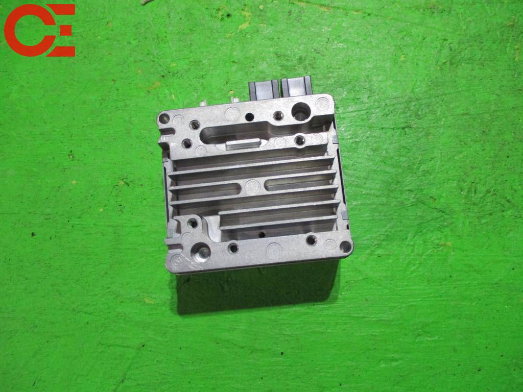 D673-67880 DEMIO DY3R БЛОК УПРАВЛЕНИЯ Mazda Demio