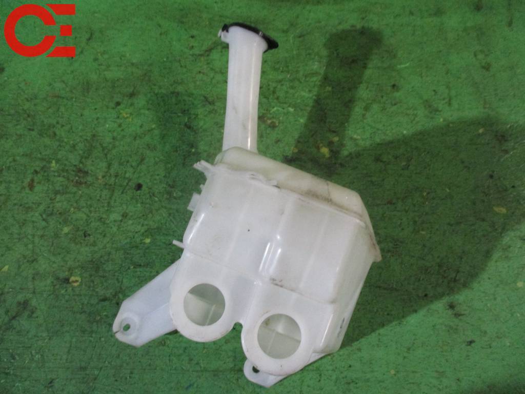 VITZ SCP90 БАЧОК ОМЫВАТЕЛЯ Toyota Vitz