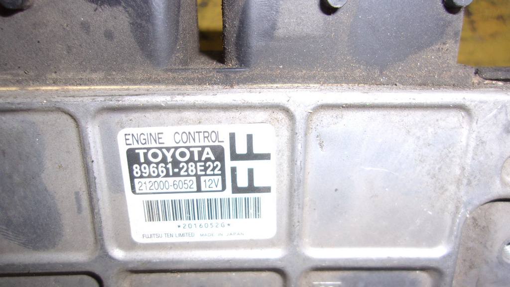 89661-28E22 БЛОК УПР. Toyota Noah