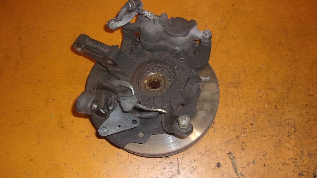 SERENA PC24 СТУПИЦА ПЕРЕДНЯЯ ЛЕВАЯ ABS, в сборе Nissan Serena