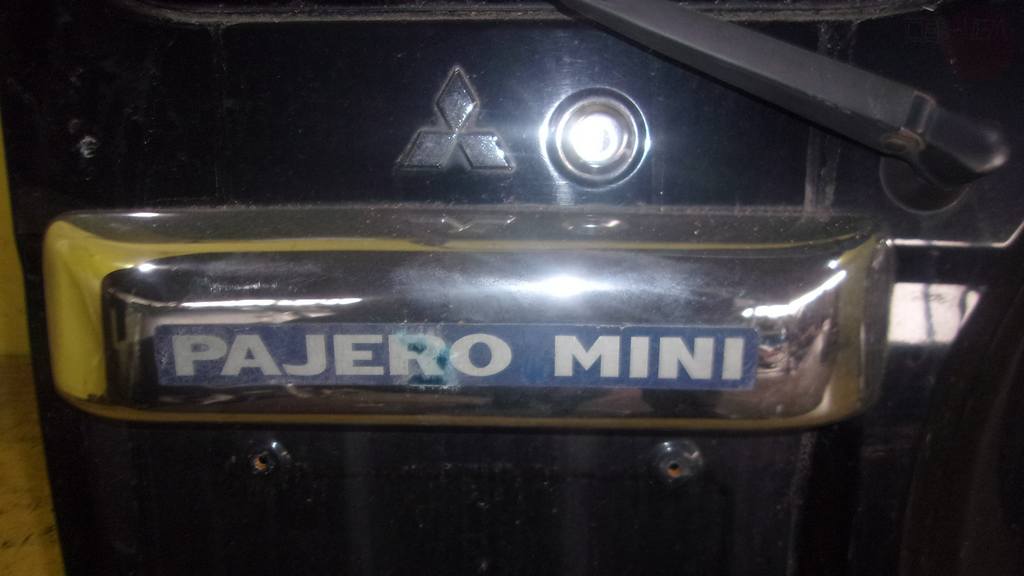 PAJERO MINI H58A ДВЕРЬ 5-Я, щётка Mitsubishi Pajero Mini