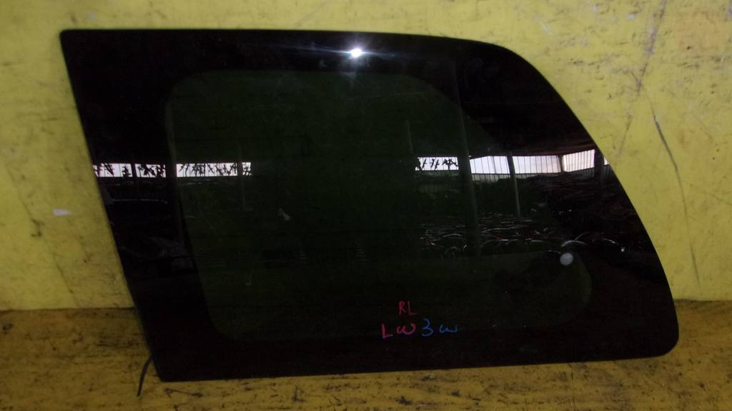 стекло собачника Mazda MPV