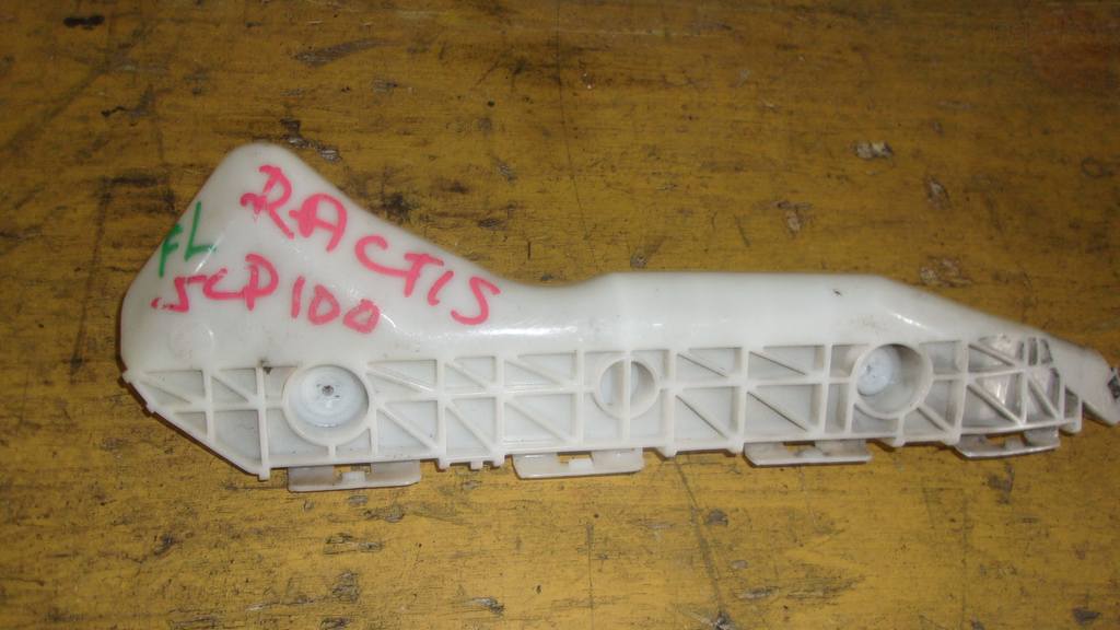 крепеж бампера Toyota Ractis