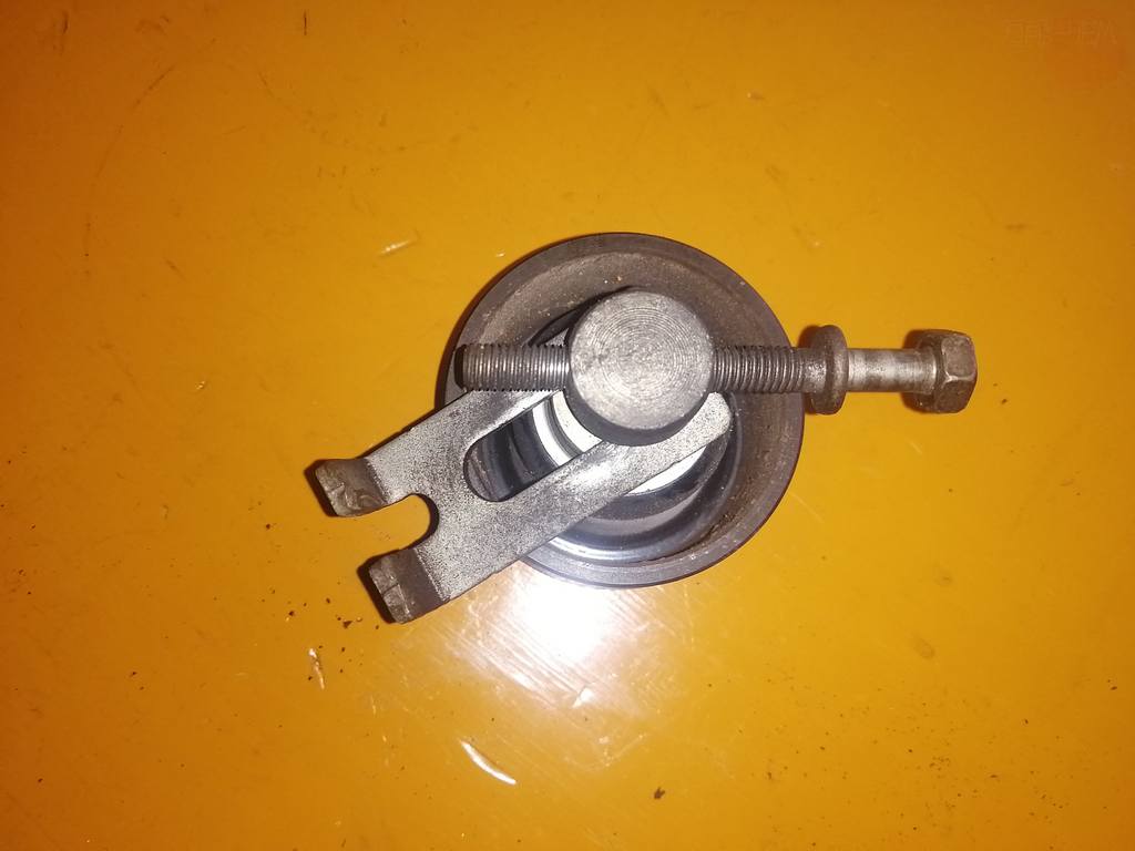 HR15DE НАТЯЖИТЕЛЬ Nissan Tiida