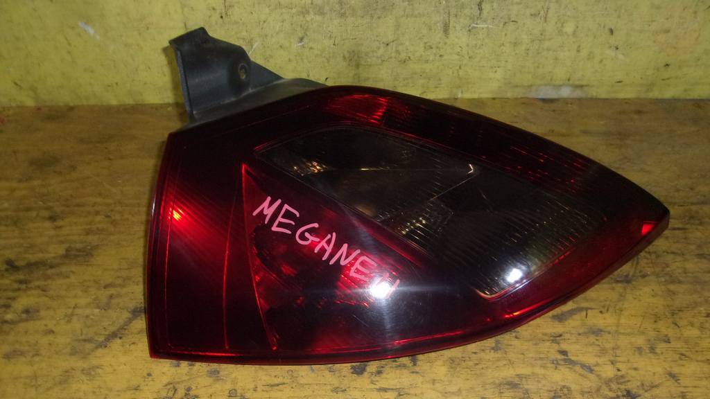 стоп-сигнал Renault Megane