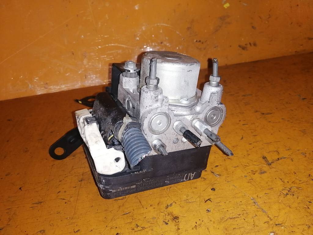 RACTIS SCP100 БЛОК ABS 8954152480 Toyota Ractis