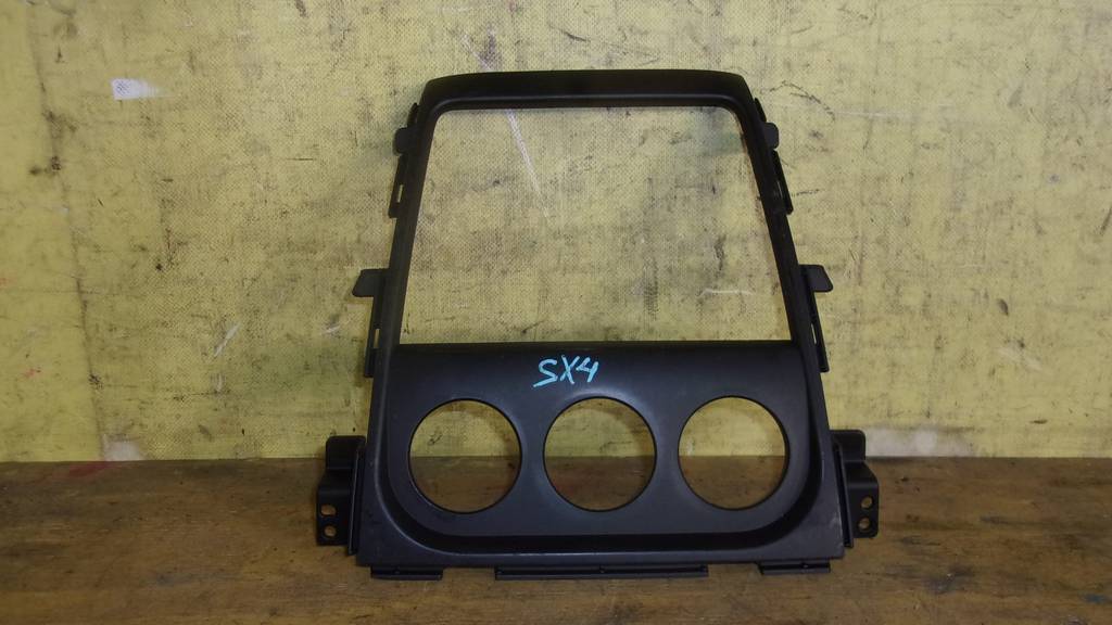 консоль магнитофона Suzuki SX4