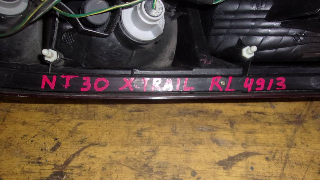 X-TRAIL NT30 СТОП ЛЕВЫЙ 4913 розовый Nissan X-Trail