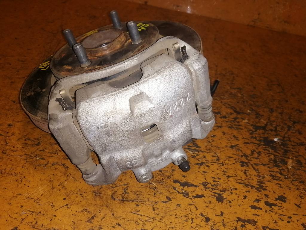 NOTE E12 СТУПИЦА ПЕРЕДНЯЯ ПРАВАЯ ABS, в сборе Nissan Note