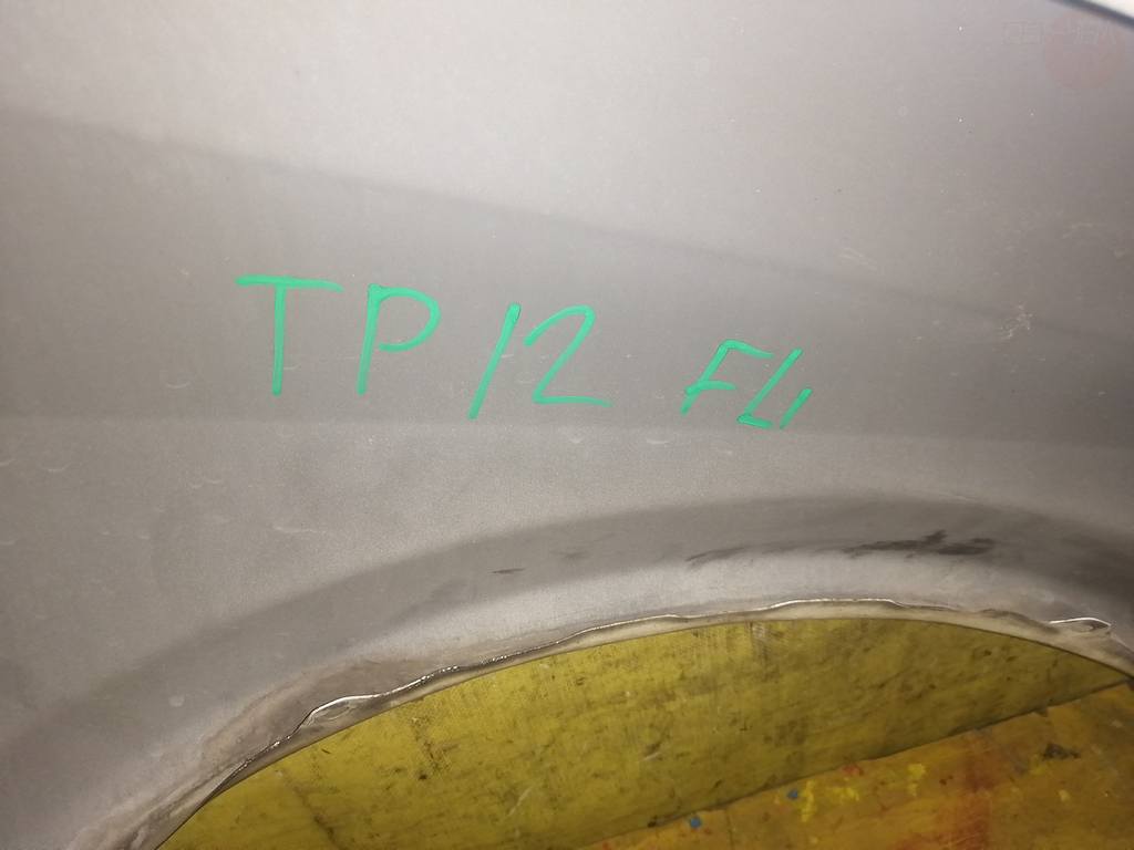 PRIMERA TP12 КРЫЛО ПЕРЕДНЕЕ ЛЕВОЕ Nissan Primera