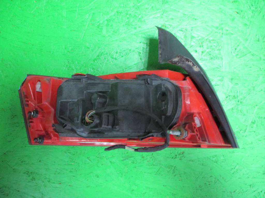 AUDI A6 4F2 СТОП ПРАВЫЙ 4F5945096J 
Фонарь Audi A6