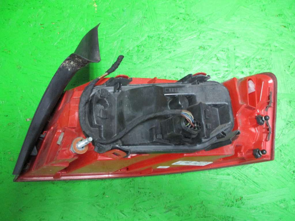 AUDI A6 4F2 СТОП ЛЕВЫЙ 4F5945096J 
Фонарь Audi A6