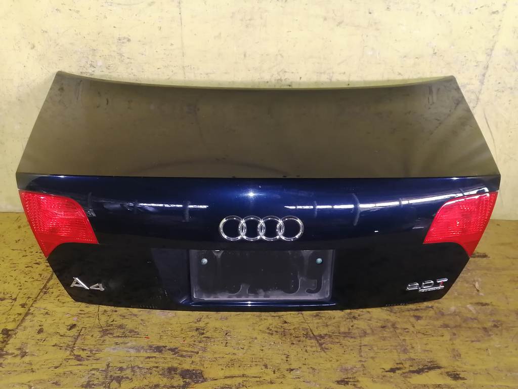 крышка багажника Audi A4