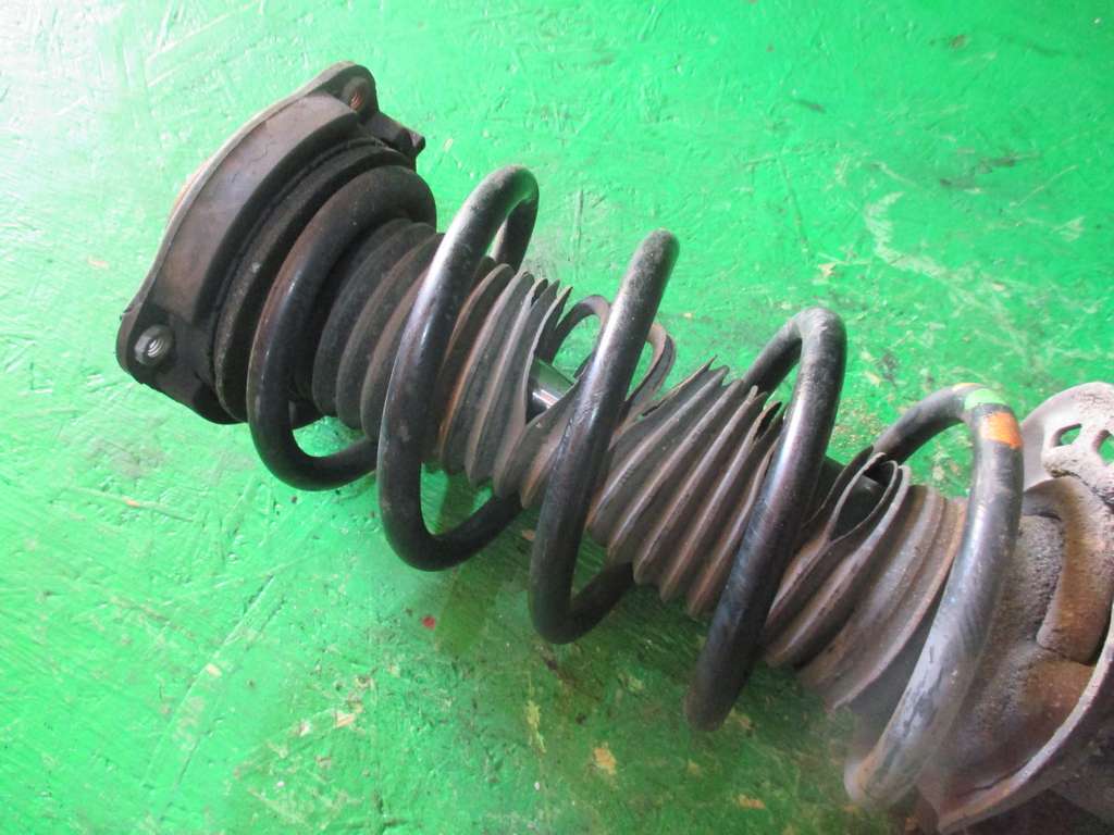 PASSAT B6 3CBVY СТОЙКА ПЕРЕДНЯЯ ПРАВАЯ 3C0 413 031 AA Volkswagen Passat