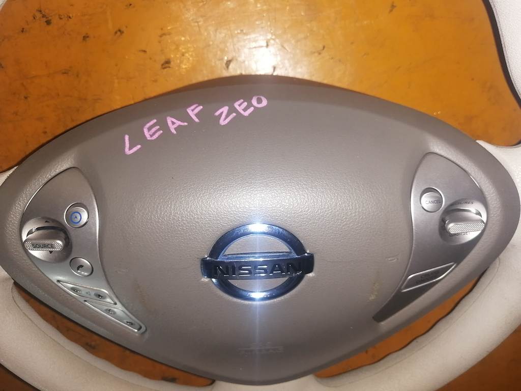 LEAF ZE0 НАКЛАДКА SRS+РУЛЬ Nissan Leaf
