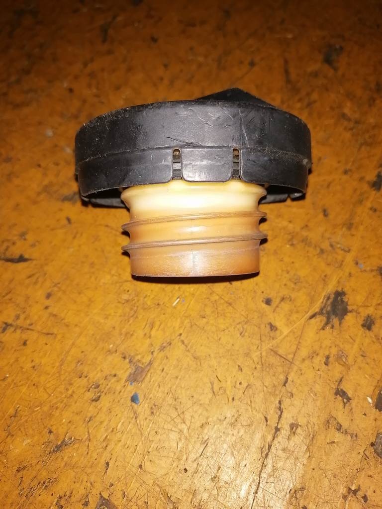 BB NCP30 ПРОБКА БЕНЗОБАКА Toyota bB