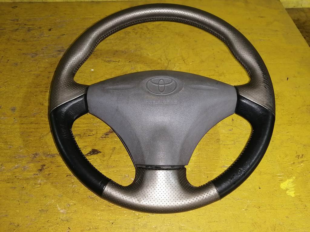 airbag водительский Toyota Vitz
