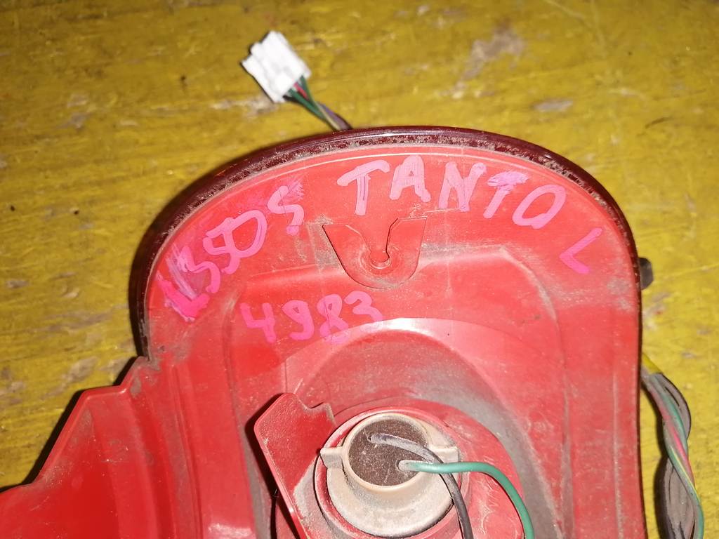 TANTO L350S СТОП ЛЕВЫЙ 4983 
Фонарь Daihatsu Tanto