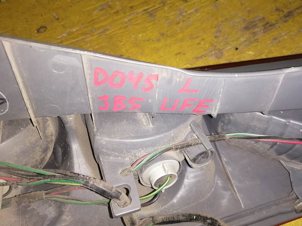 LIFE JB5 СТОП ЛЕВЫЙ D045 
Фонарь Honda Life