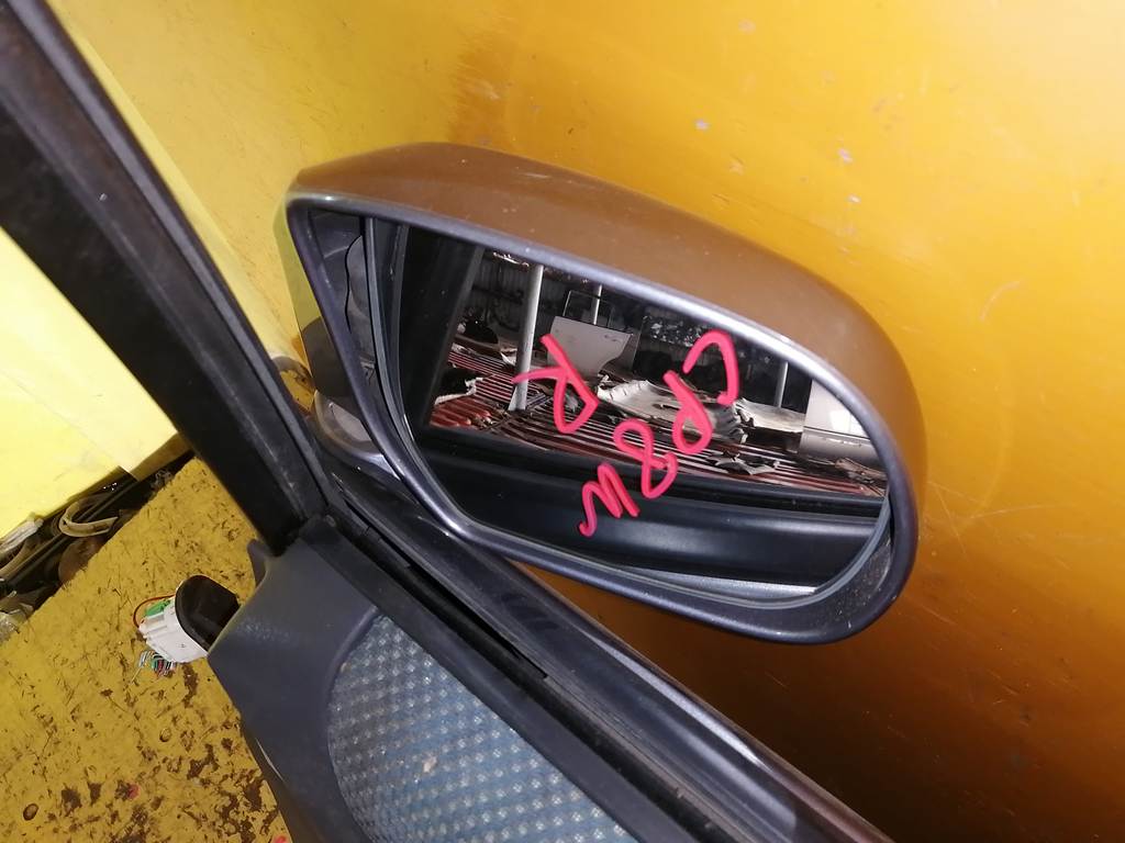 зеркало Mazda Premacy