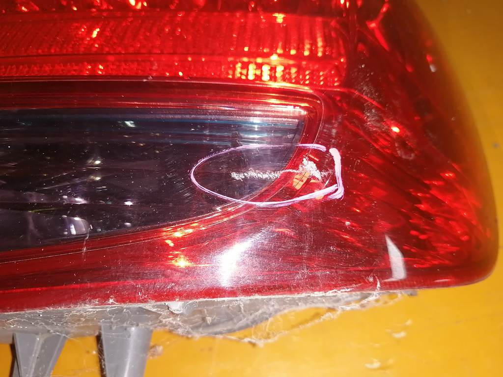 FIT GD1 СТОП ПРАВЫЙ 4995 ДЕФЕКТ 
Фонарь Honda Fit