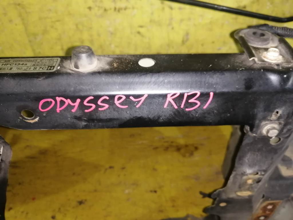 ODYSSEY RB1 РАМКА РАДИАТОРА Honda Odyssey