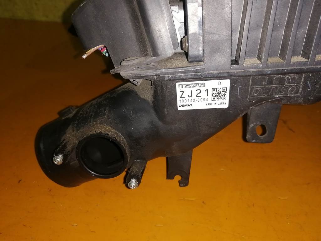 DEMIO DY3W БЛОК УПРАВЛЕНИЯ ДВС ZJ21 100140-8094 Mazda Demio