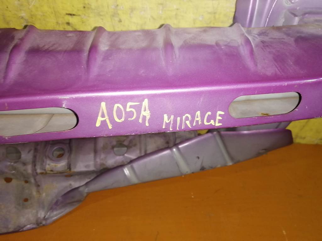 MIRAGE A05A РАМКА РАДИАТОРА, дефект Mitsubishi Mirage