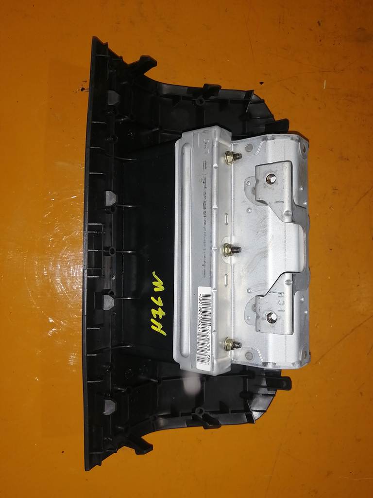 PAJERO IO H76W НАКЛАДКА SRS ПАССАЖИРСКАЯ Mitsubishi Pajero iO