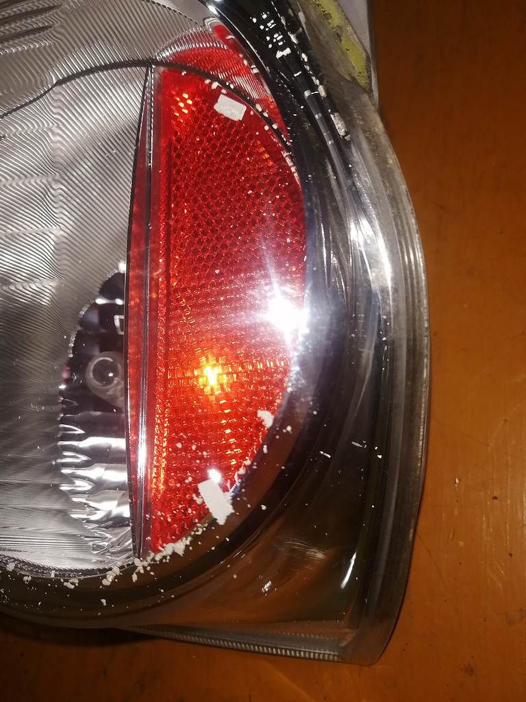 PASSO KGC30 СТОП ЛЕВЫЙ 220-51004 ДЕФЕКТ 
Фонарь Toyota Passo
