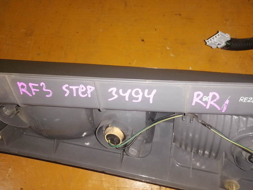 STEPWGN RF3 СТОП ПРАВЫЙ 3494 (1) 
Фонарь Honda Stepwgn