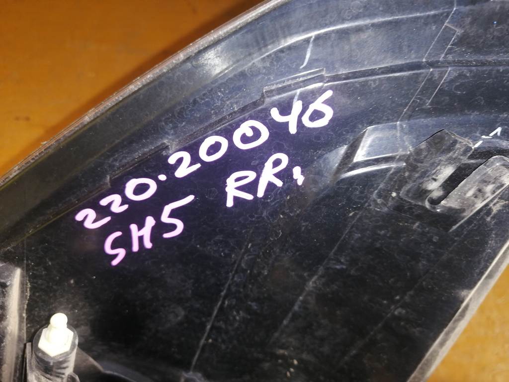 FORESTER SH5 СТОП ПРАВЫЙ 220-20046 (1) 
Фонарь Subaru Forester