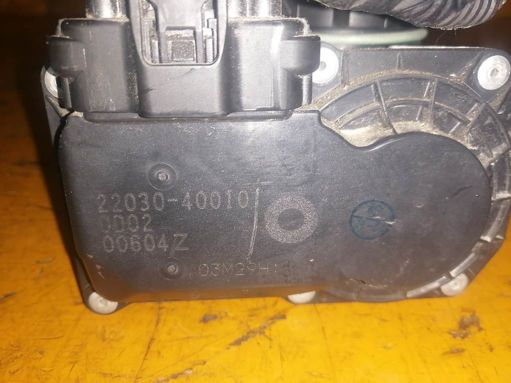 1KRFE ДРОССЕЛЬНАЯ ЗАСЛОНКА 22030-40010 Toyota Passo